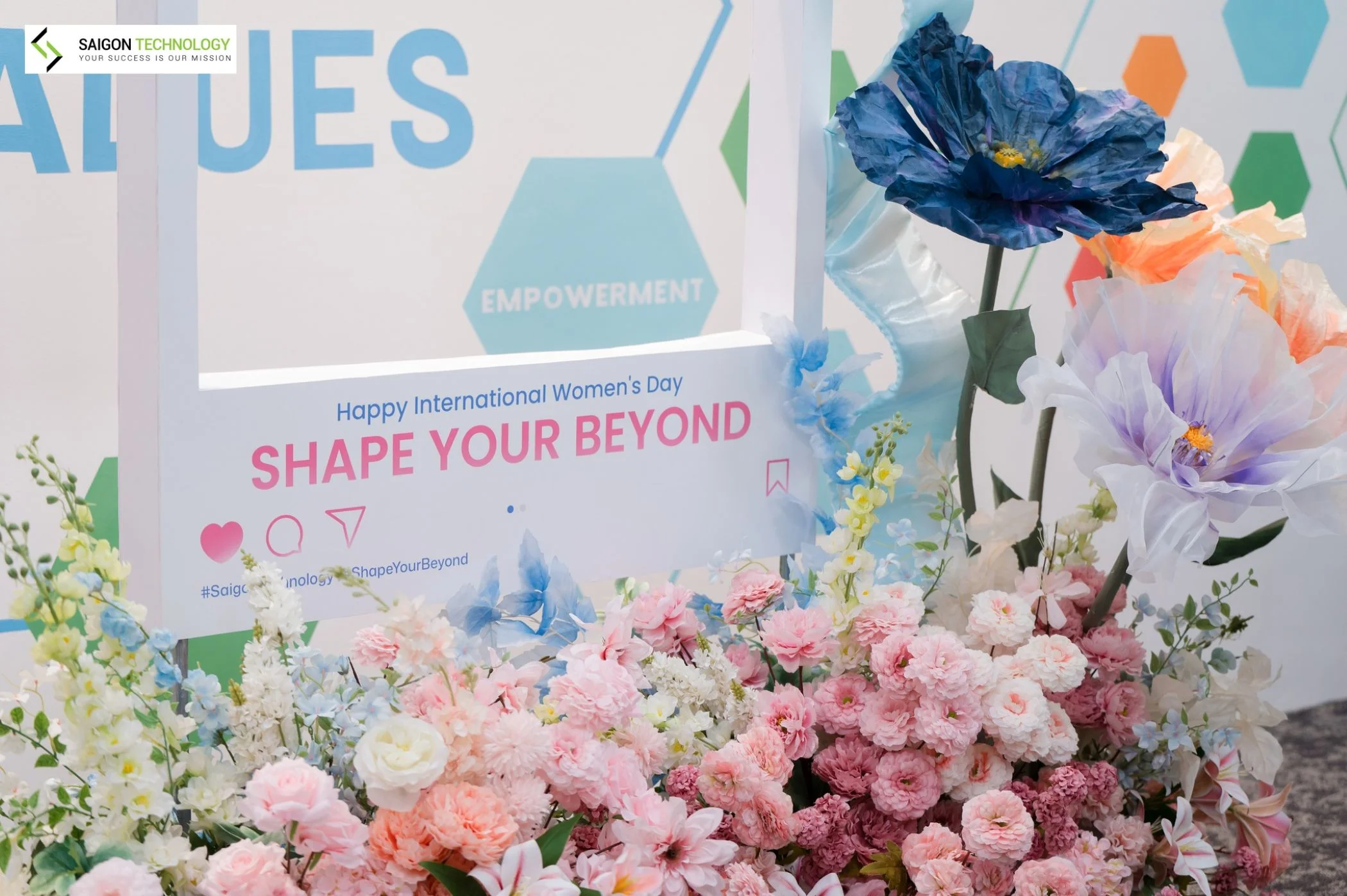 Shape Your Beyond | Khi Mỗi Bản Sắc Đều Mang Vẻ Rực Rỡ Riêng